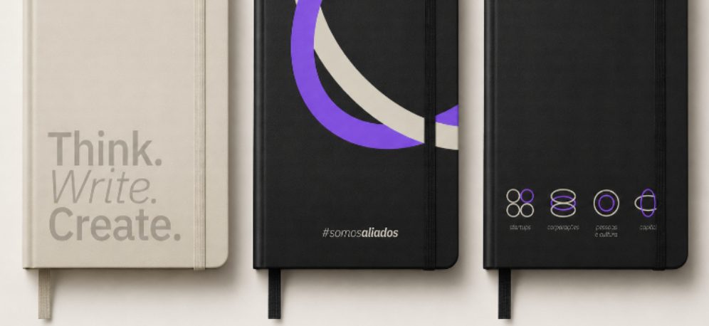 Cadernos com Think Write Create, o símbolo e os ícones das vocações